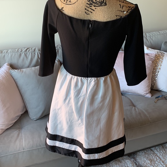 DO + BE off the shoulder dress - Picture 3 of 5